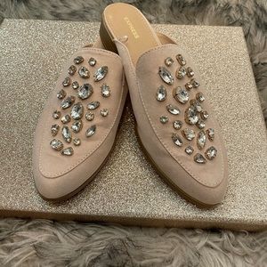 Almost brand new flats. Worn only once. Size 8.